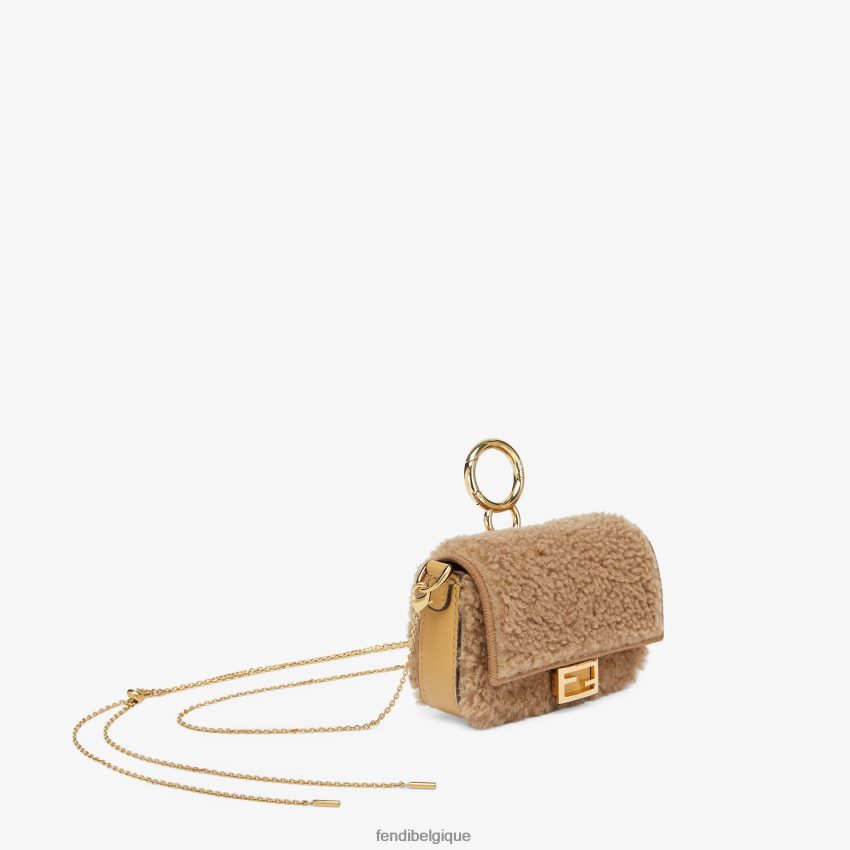 accessoires Fendi charme en peau de mouton beige femmes 8X8J2J397 Fendi Sac