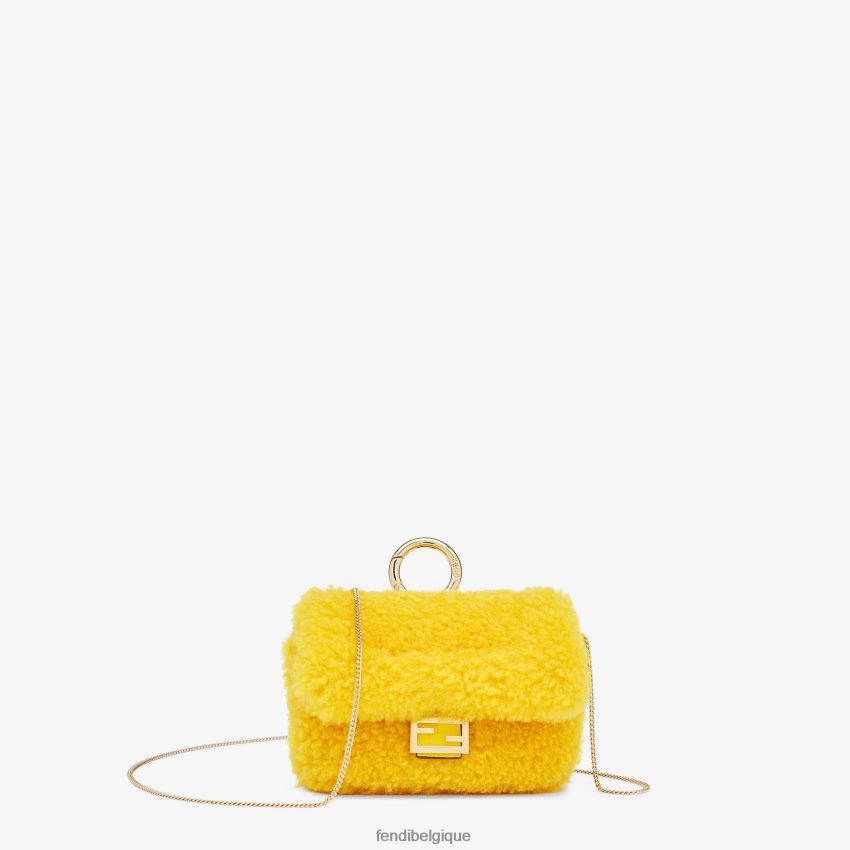 accessoires Fendi charme en peau de mouton jaune femmes 8X8J2J390 Fendi Lunette De Soleil