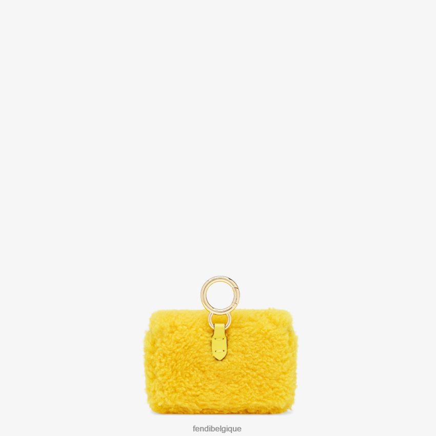 accessoires Fendi charme en peau de mouton jaune femmes 8X8J2J390 Fendi Lunette De Soleil