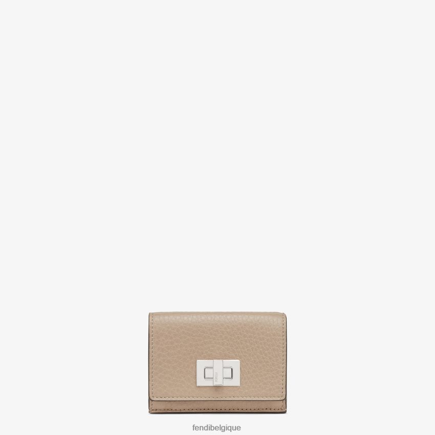 accessoires Fendi Peekaboo - Portefeuille en cuir à trois volets micro beige femmes 8X8J2J1571 Fendi Belgique